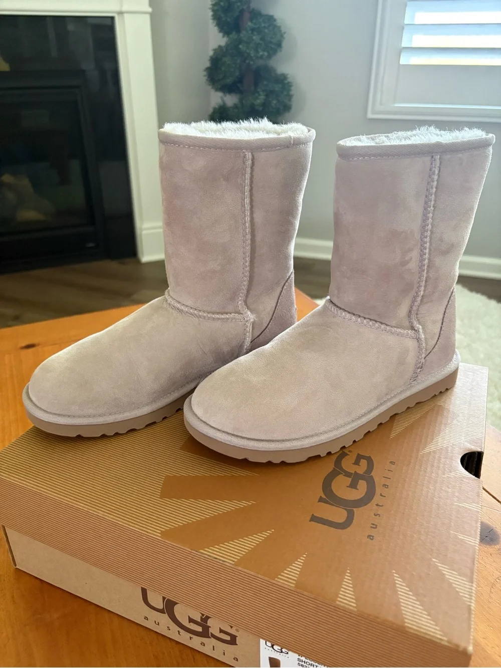 Ugg Classic Short Women’s Boot, Size 6, Dusty Orchid, Brand New